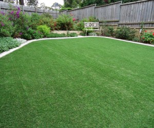 artifical_lawn_2.jpg